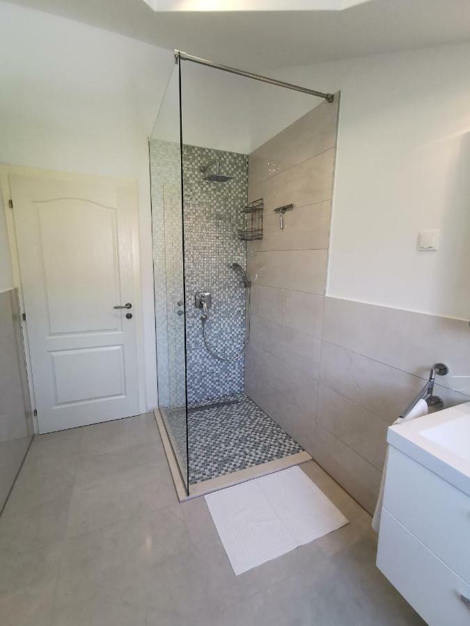 New Apartments 9 Minutes From Split Airport Kastela Ngoại thất bức ảnh